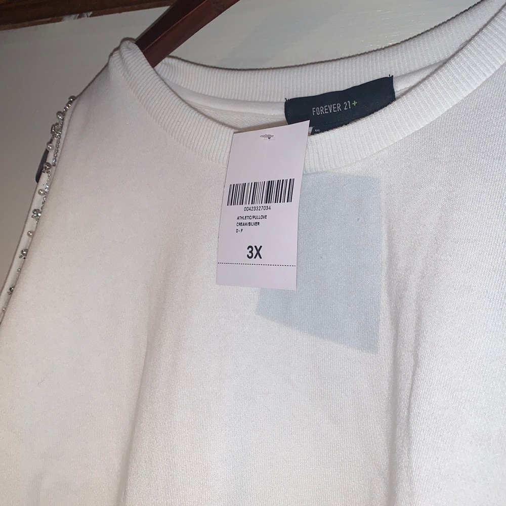 Forever 21 - Picture 5 of 8